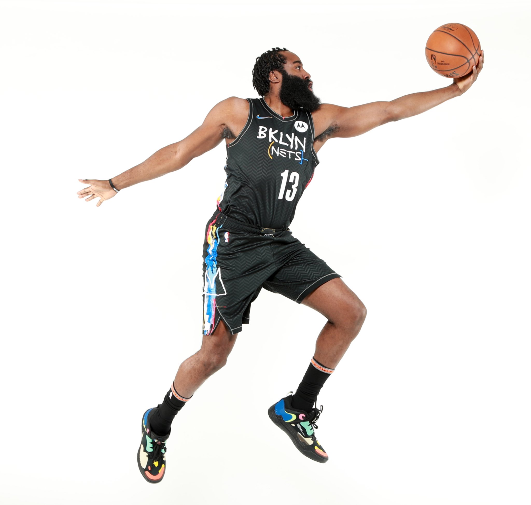 作为个体，每个人都是不同的。我喜欢吃粤菜，你喜欢...（各有所爱：我偏爱粤菜，你钟情于……）