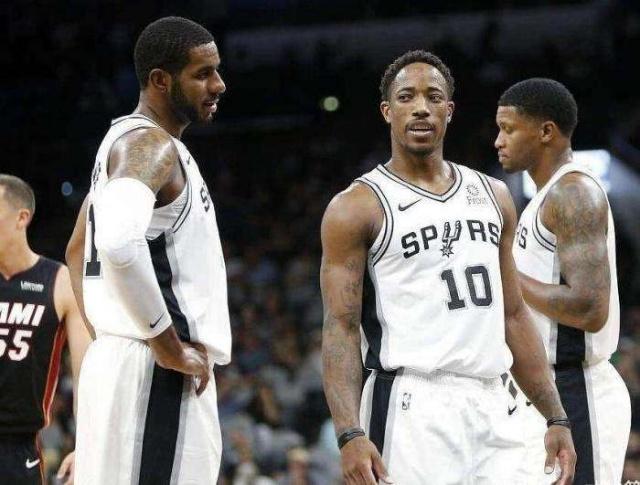 关键时刻谁在承担责任（危急关头，谁来扛起责任？）