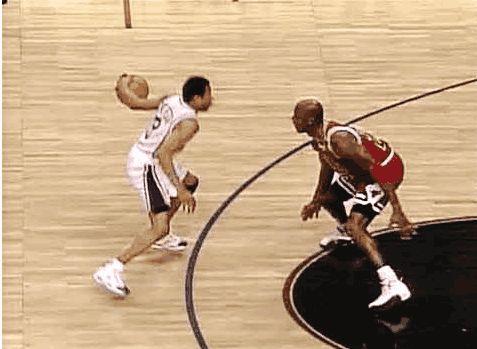 快船队记：伦纳德在今天的比赛中仍将受到出场时间限制（快船记者：莱昂纳德今日出场时间仍将受限）