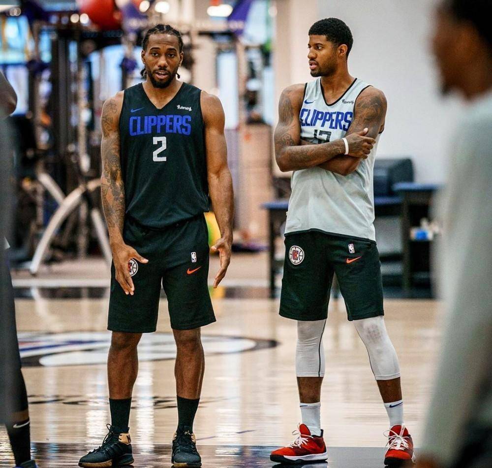 广东激战广州！二飞接班人出现 萨姆纳高级货 杜润旺打铁（广东德比鏖战广州！二飞接班人冒头 萨姆纳货真价实 杜润旺手感冰凉）