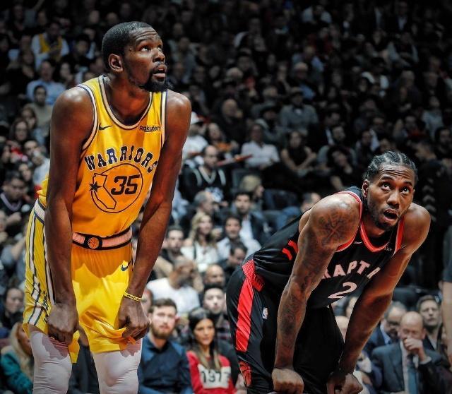 巴特勒18+6+7完爆爵士核心，库里31分对飙乔治，勇士主场静待火箭（巴特勒18分6板7助压制爵士核心，库里轰31分对飙乔治，勇士主场静候火箭）