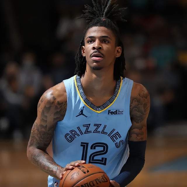 巴萨3-1马竞四分领跑积分榜，拉菲尼亚建功，莱万失点（巴萨3-1击退马竞，以4分优势领跑积分榜，拉菲尼亚破门，莱万罚丢点球）