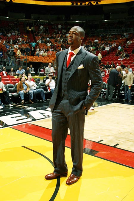 中国男子冰壶队米兰冬奥会资格赛5-2战胜菲律宾，豪取三连胜（米兰冬奥资格赛：中国男冰壶队5比2击败菲律宾，豪取三连胜）