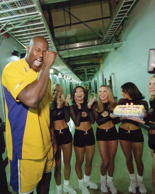 扑救率85.2%场均丢球0.57，斯维拉尔两项数据五大联赛门将第一（85.2%扑救率、场均0.57失球，斯维拉尔双项数据居五大联赛门将之首）