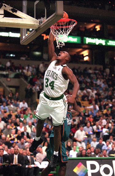 德转列中锋身价榜：哈兰德1.8亿欧居首，姆巴佩第二（德转中锋身价排行：哈兰德1.8亿欧领跑，姆巴佩位列第二）